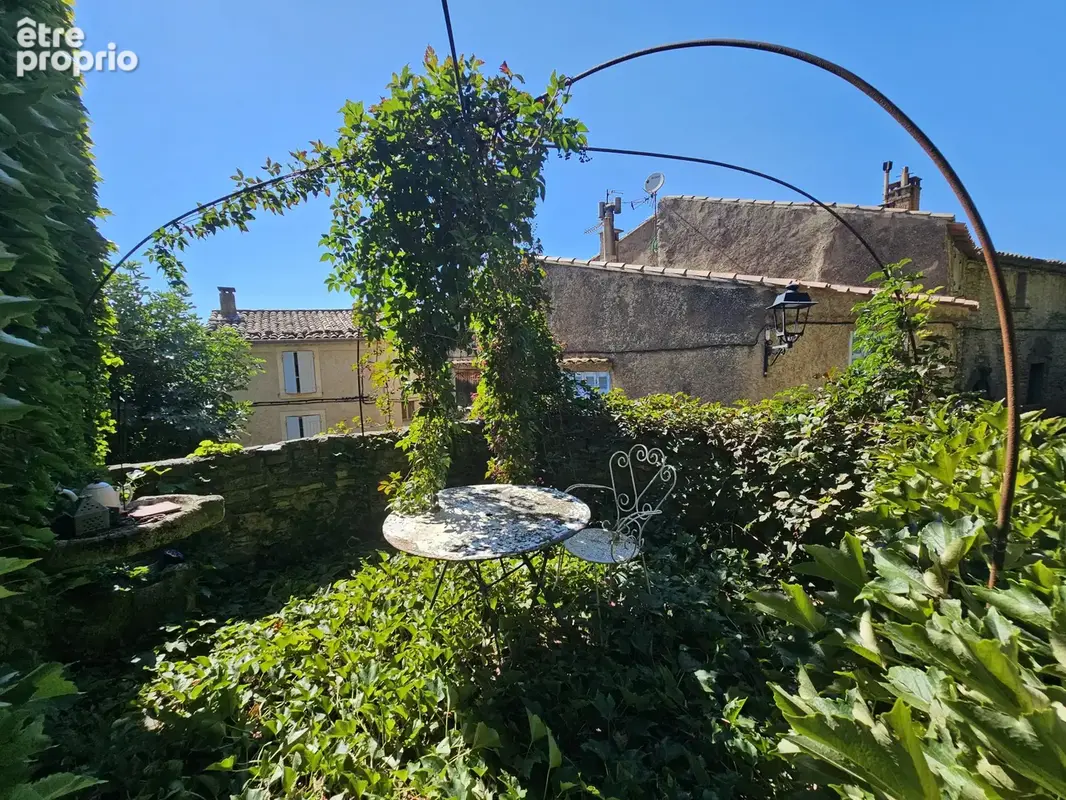 Luberon,Saignon jolie maison de village en pierre de 128 m2 avec terrasse et garage - photo 6