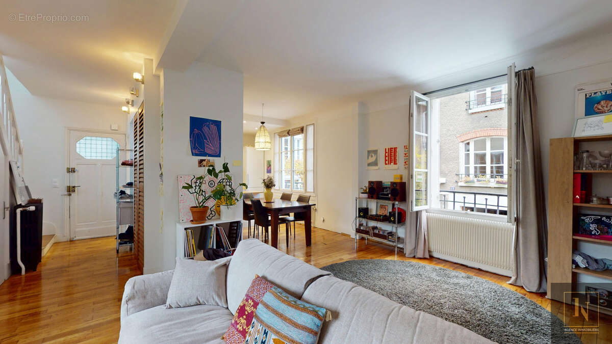 Maison à PARIS-19E