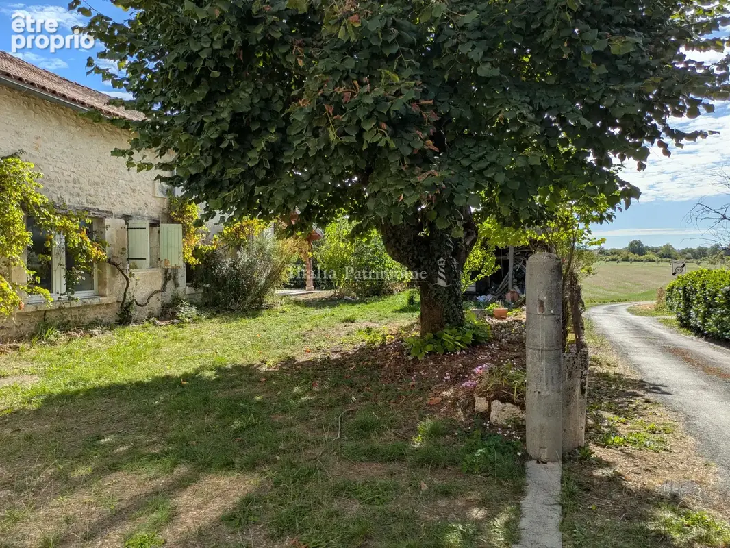 Maison de village, périgord vert, environ 180 m2, vue et calme, potentiel d’aménagement - photo 5