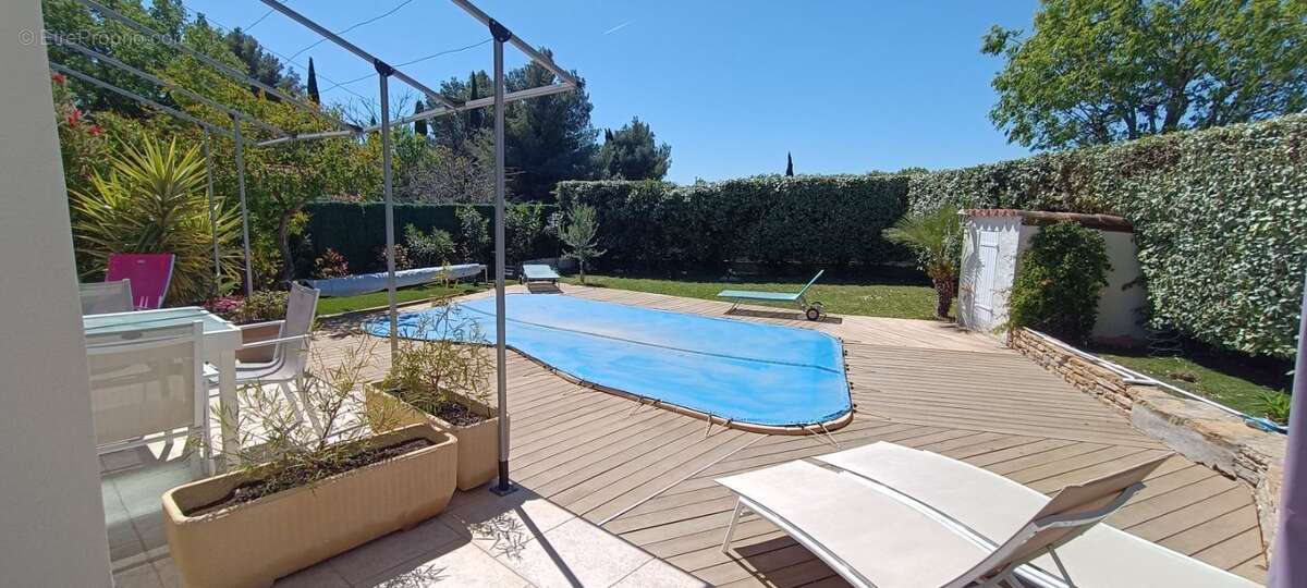 Maison à SAINT-CYR-SUR-MER