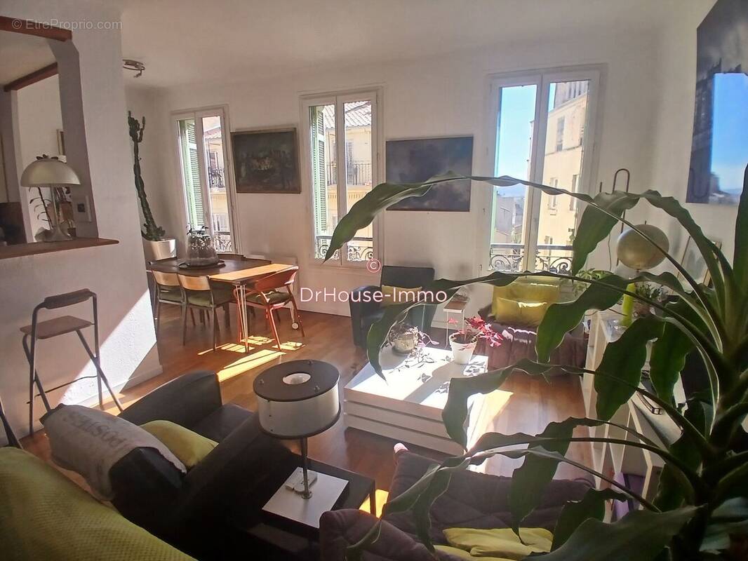 Appartement à MARSEILLE-1E