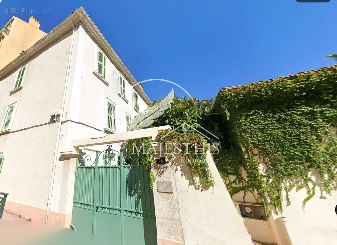 Appartement à HYERES
