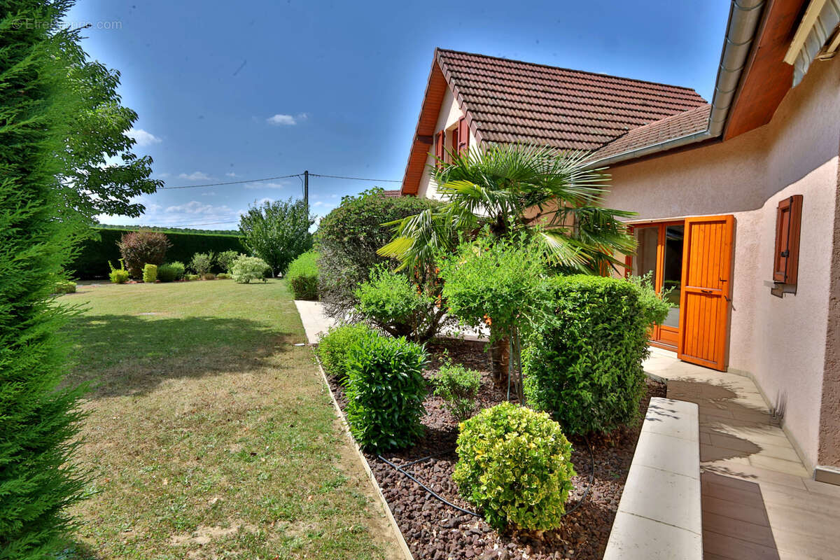 Maison Type 3 - 135,35 m2 habitables - Terrain 1500m2 - photo 4