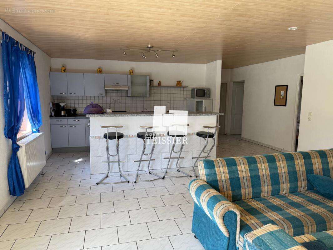 Maison à SAINT-PIERRE-SAINT-JEAN