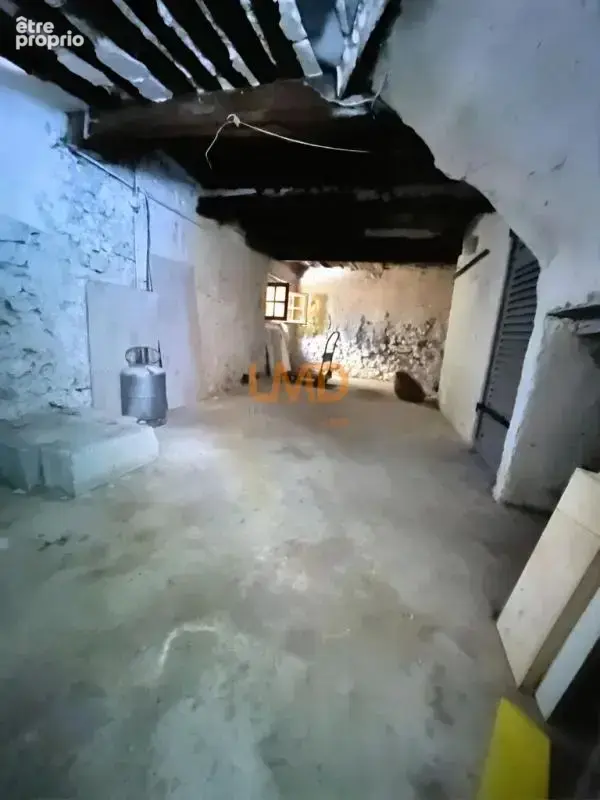 Châteaudouble – Maison de village en pierre 63 m², remise et cav - photo 8
