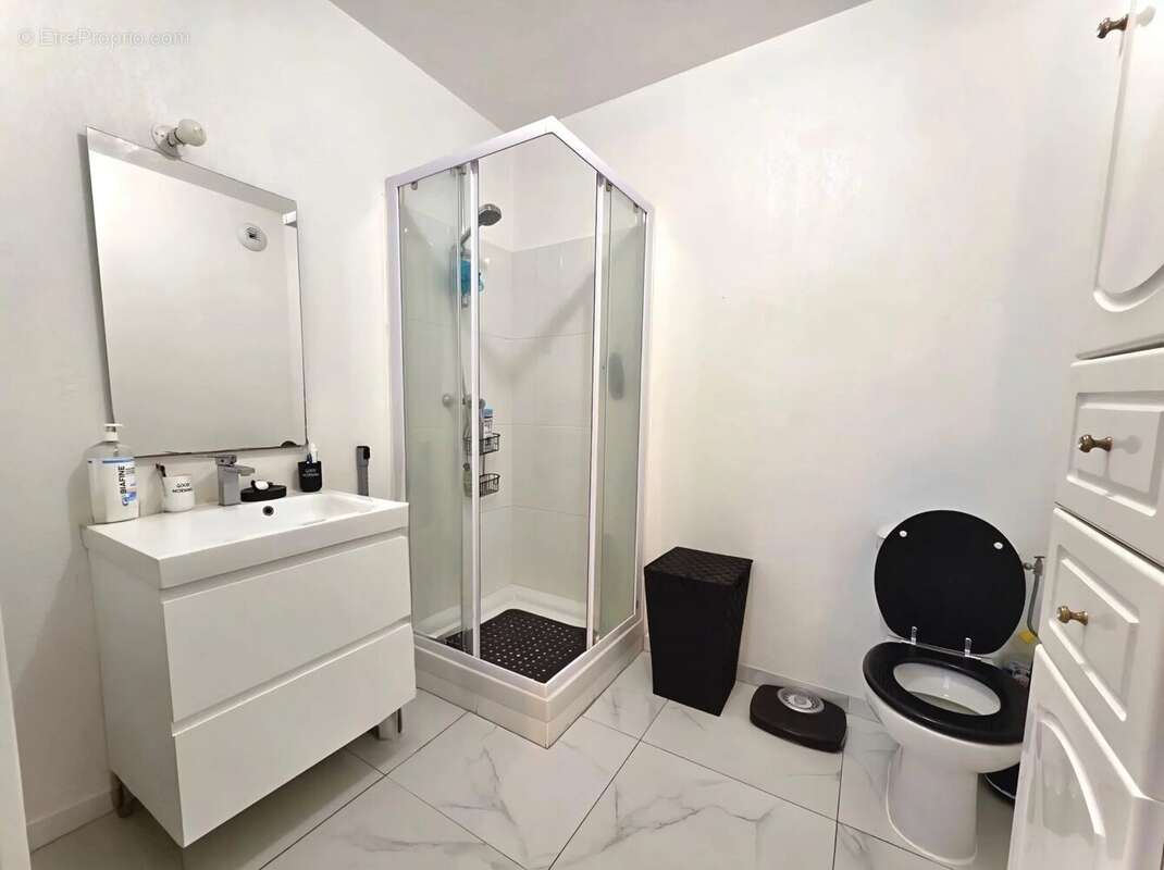 Appartement à CARROS