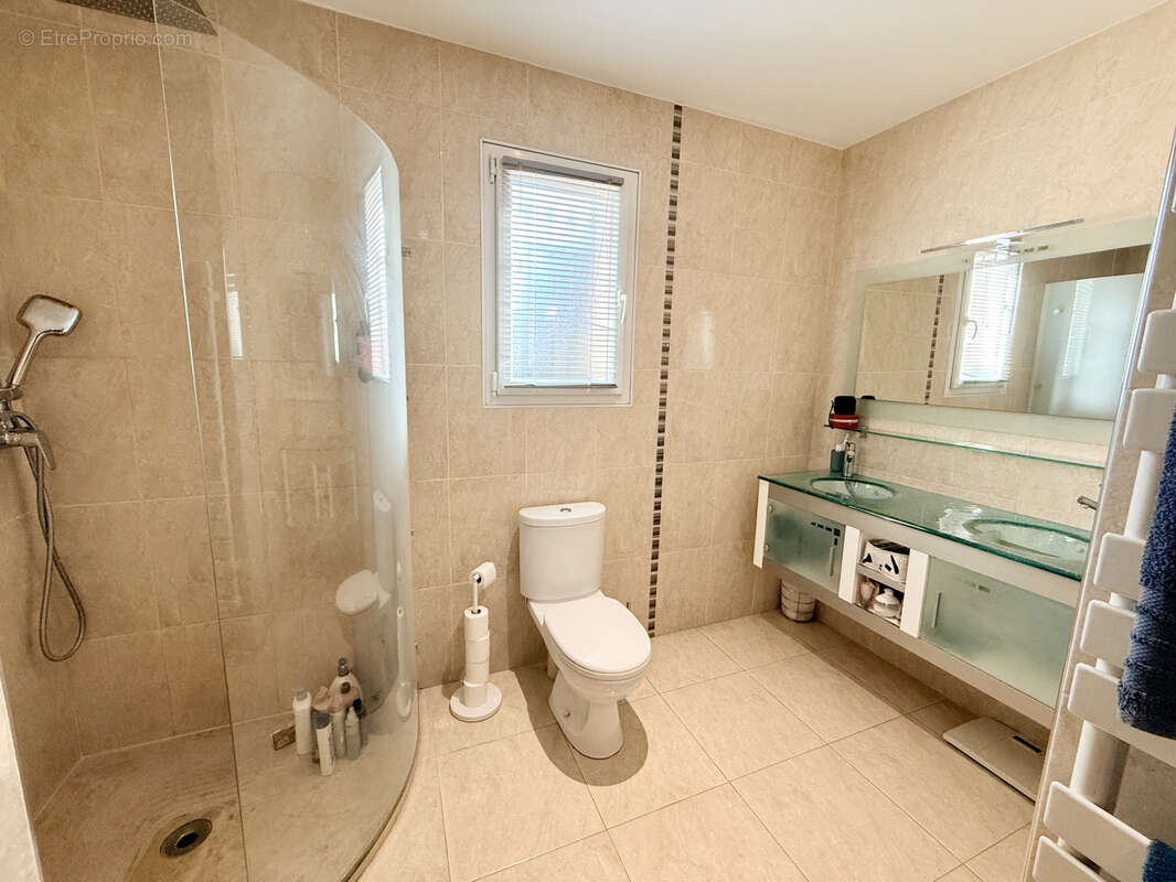 Maison à NISSAN-LEZ-ENSERUNE