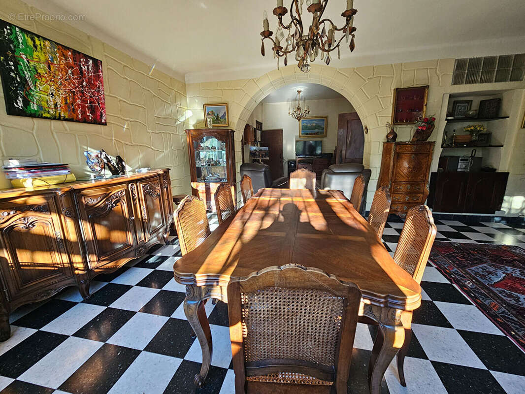 Maison à VILLENEUVE-LES-AVIGNON