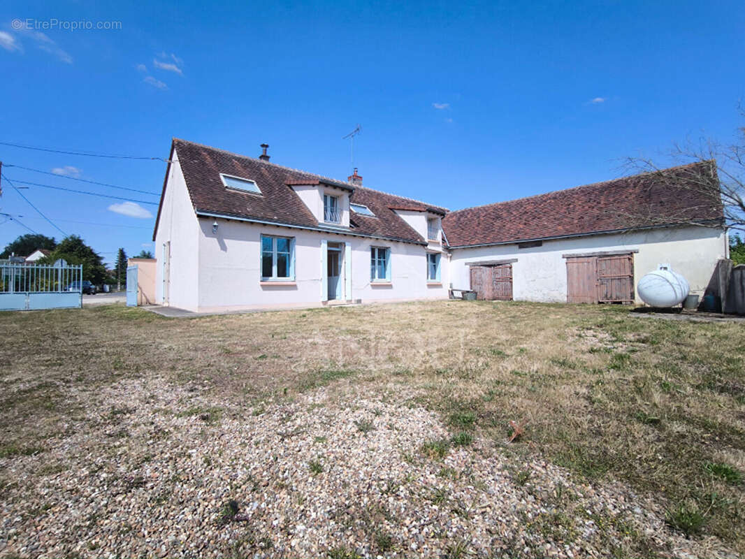 Maison à CLOYES-SUR-LE-LOIR