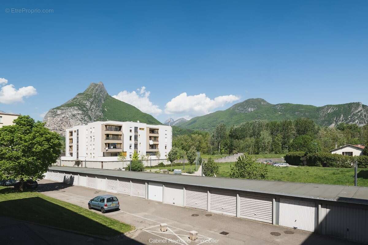 Appartement à FONTAINE