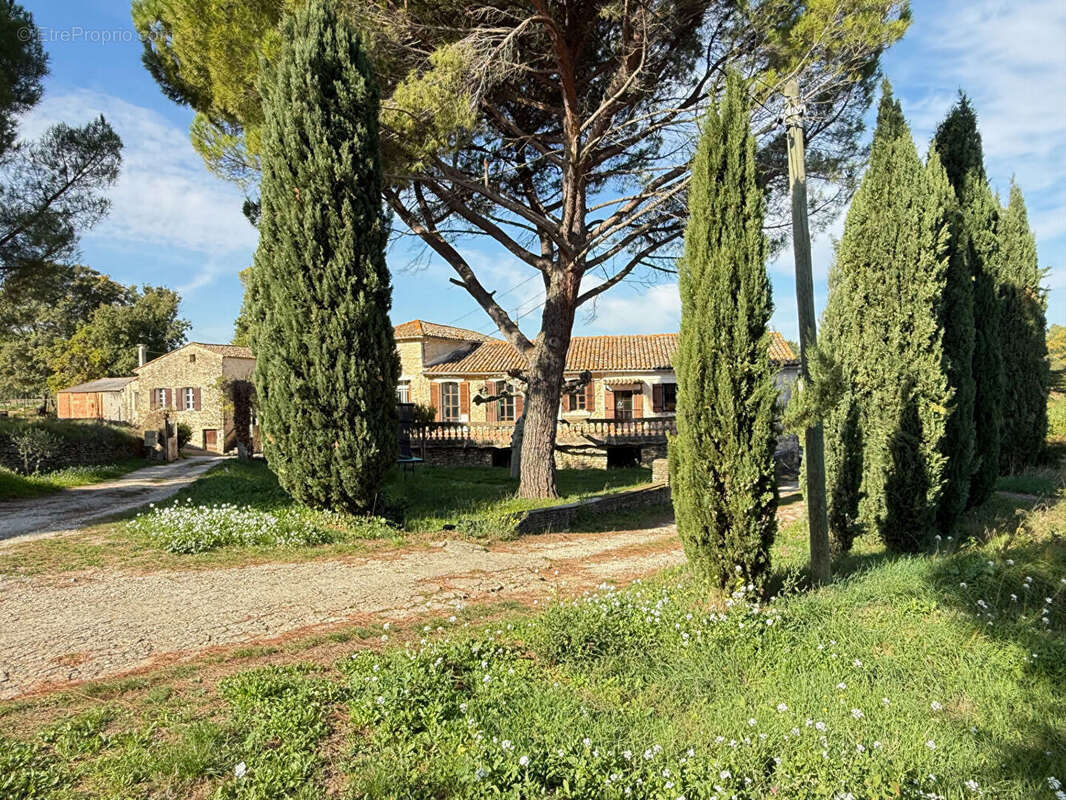 Maison à MENERBES
