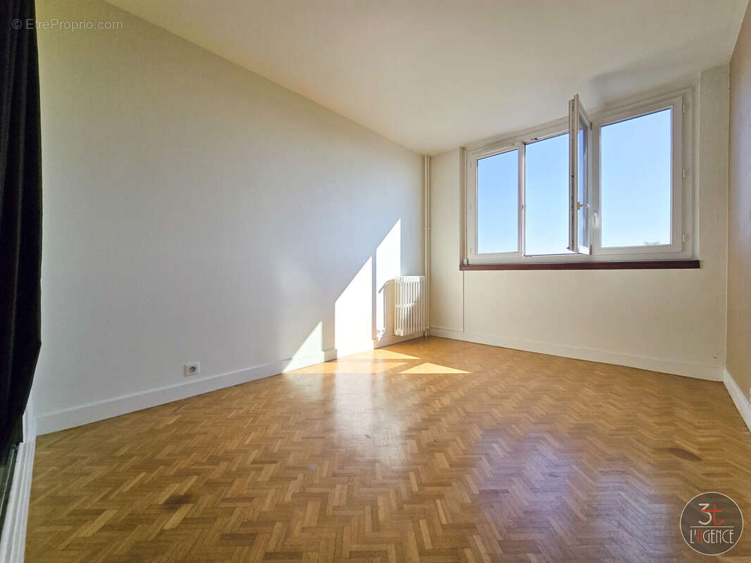 Appartement à FONTENAY-SOUS-BOIS