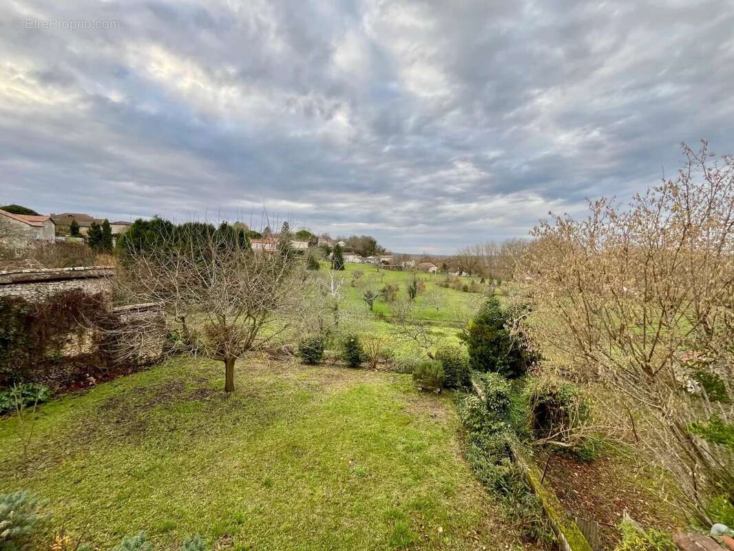 Appartement à SAINT-AULAYE