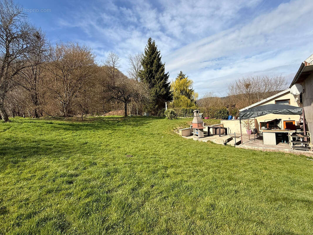 Maison à HYEVRE-MAGNY