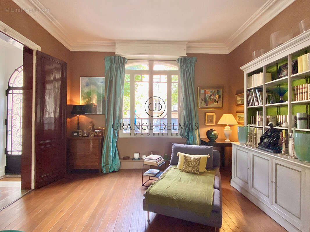 Maison en pierre avec garage, jardin et piscine - LESCURE - photo 7