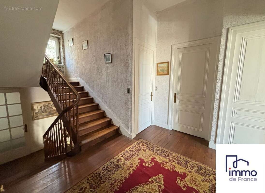 Maison 224 m² à Vienne  - photo 7