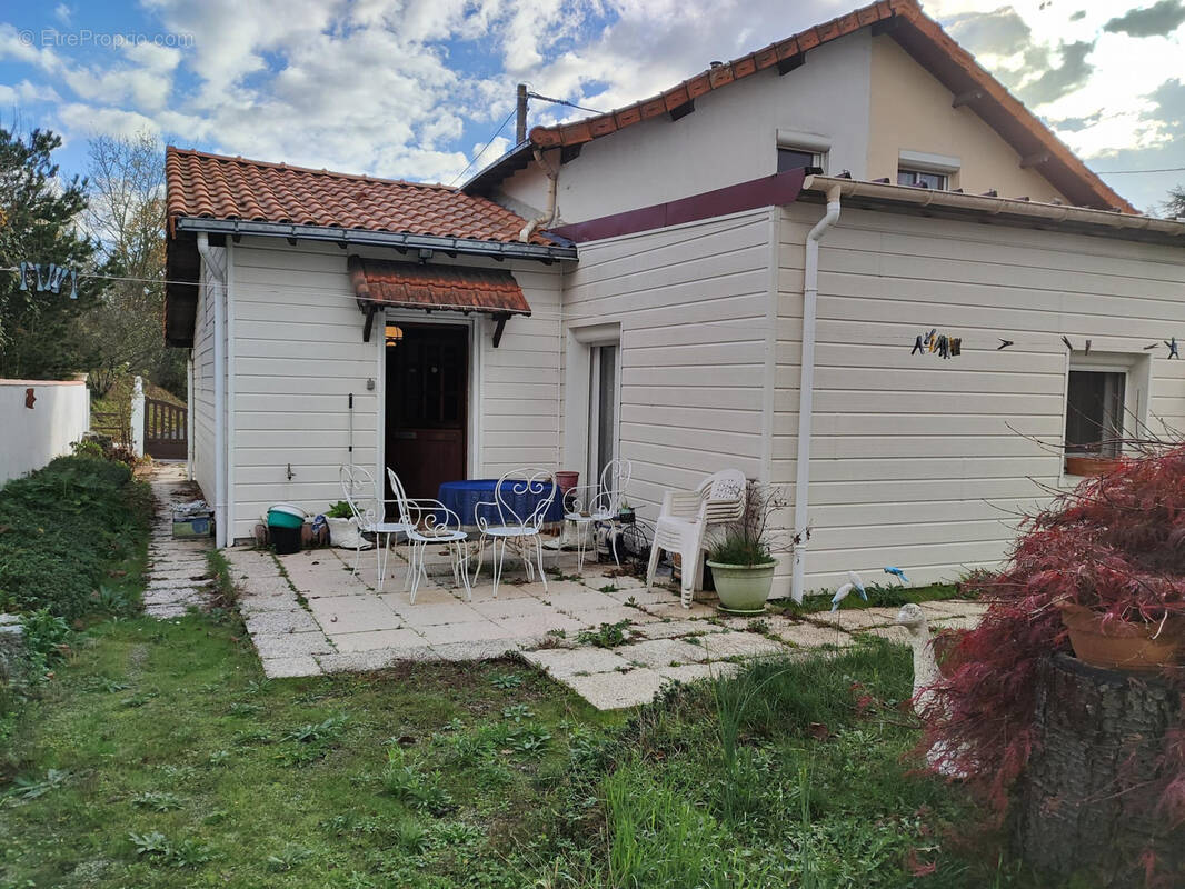 Maison à SAINTE-LUCE-SUR-LOIRE