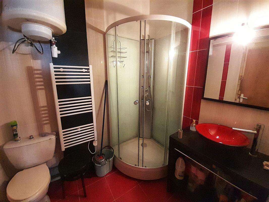 Appartement à EAUX-BONNES