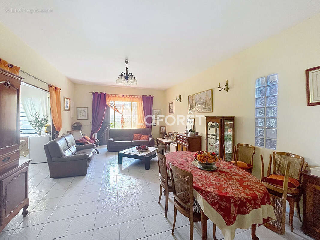 Maison à CAPESTERRE-BELLE-EAU