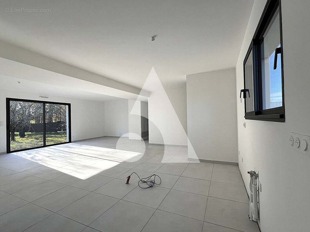 Maison à SAINT-DENIS-DE-PILE