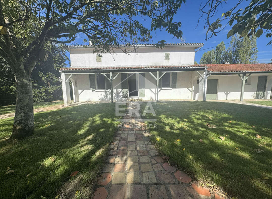 Maison à VILLEFRANCHE-DE-LONCHAT