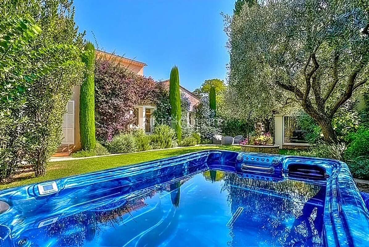 Maison à MOUGINS