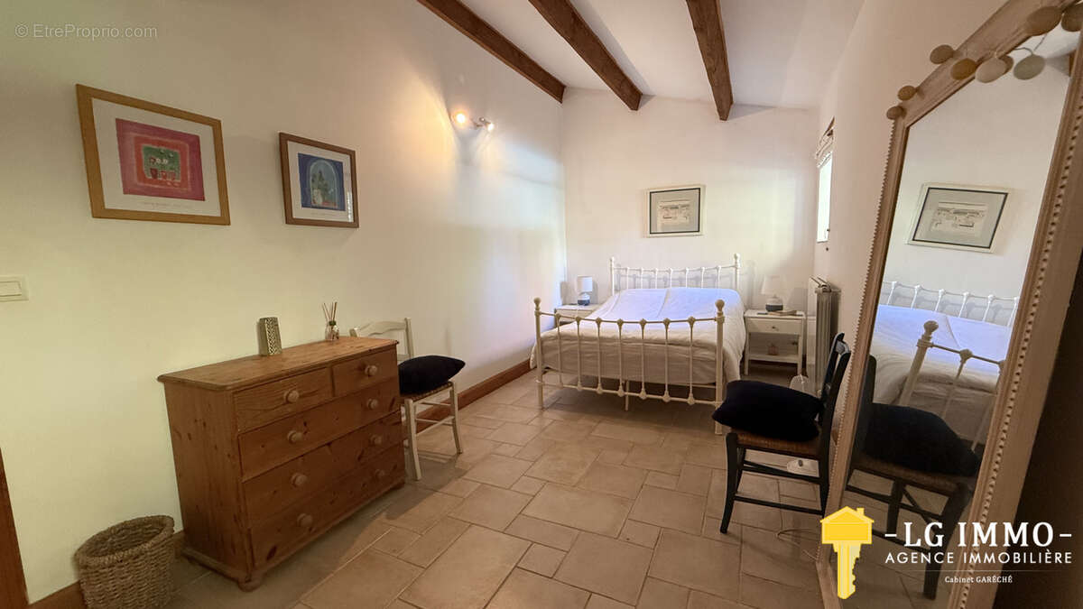 Maison à MORTAGNE-SUR-GIRONDE