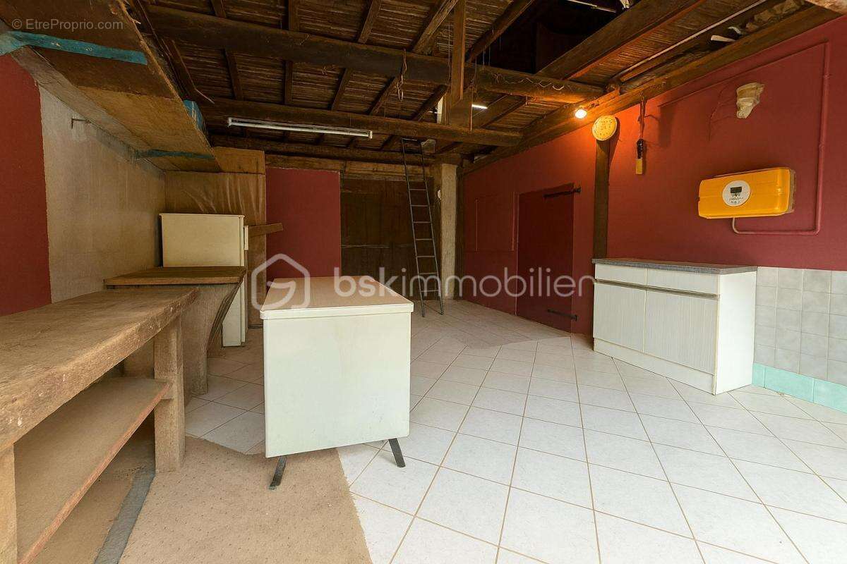 Maison à SAINT-HILAIRE-DU-ROSIER