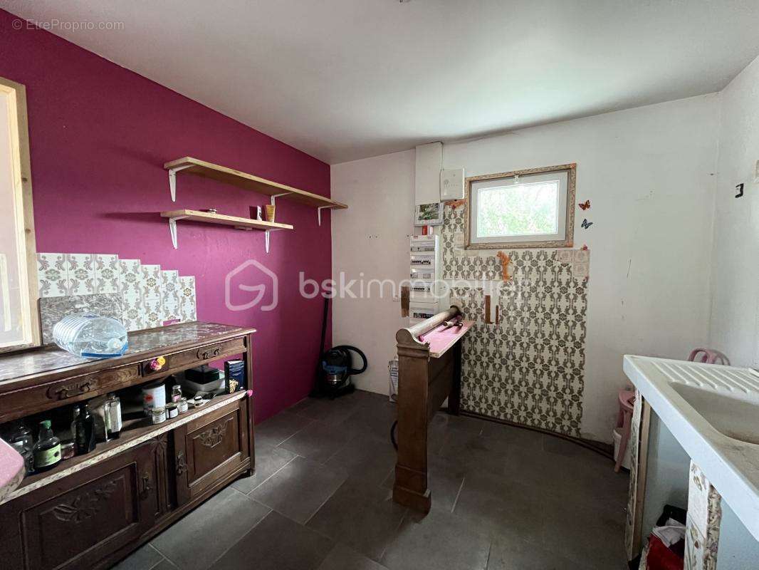 Commerce à LA BARRE-EN-OUCHE