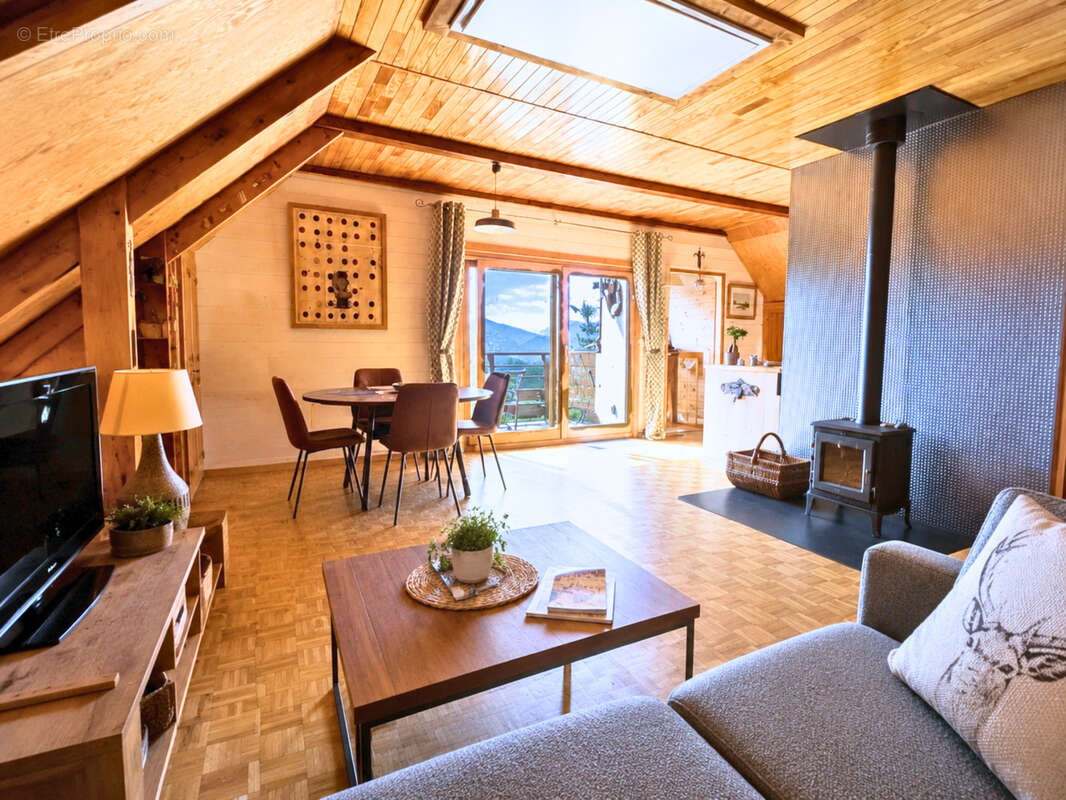 Maison à SAINT-MICHEL-DE-CHAILLOL