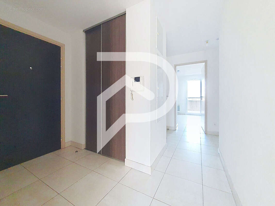 Agde capiscol -appartement t3 traversant 67 m² - double terrasse -double stationnement - photo 12