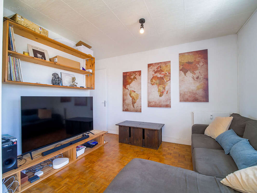 Appartement à PARENTIS-EN-BORN