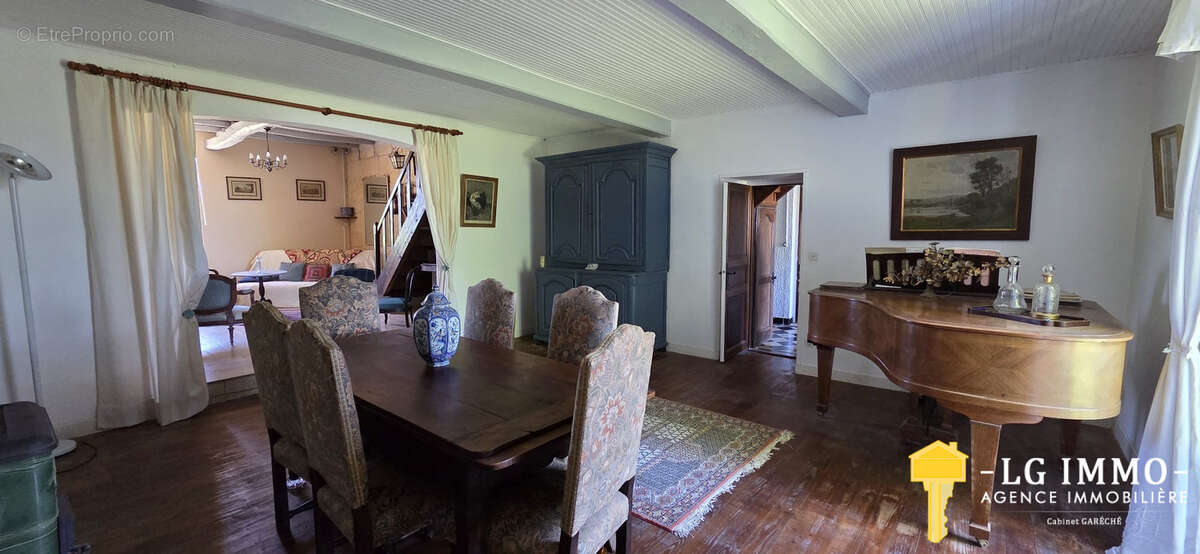Maison à CHENAC-SAINT-SEURIN-D'UZET