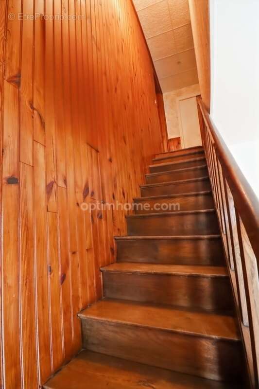 Maison à MAGNAC-LAVAL