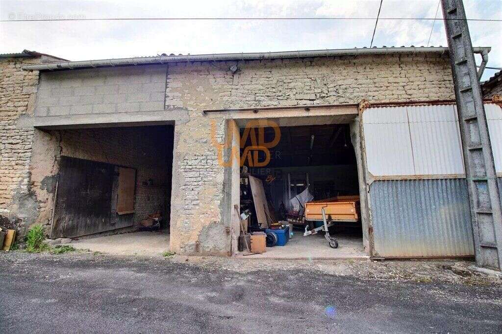 Batiment 100 m2 - photo 2