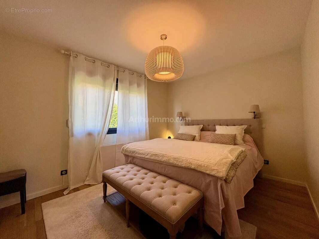 Maison à MONTBONNOT-SAINT-MARTIN