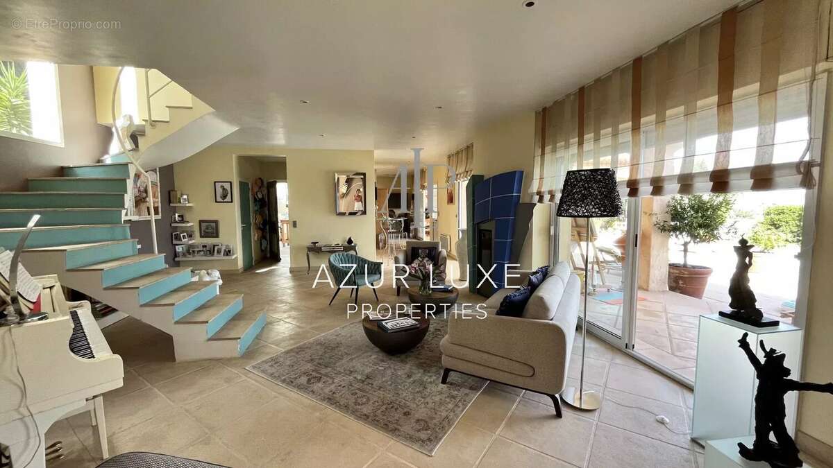 Maison à SAINTE-AGNES