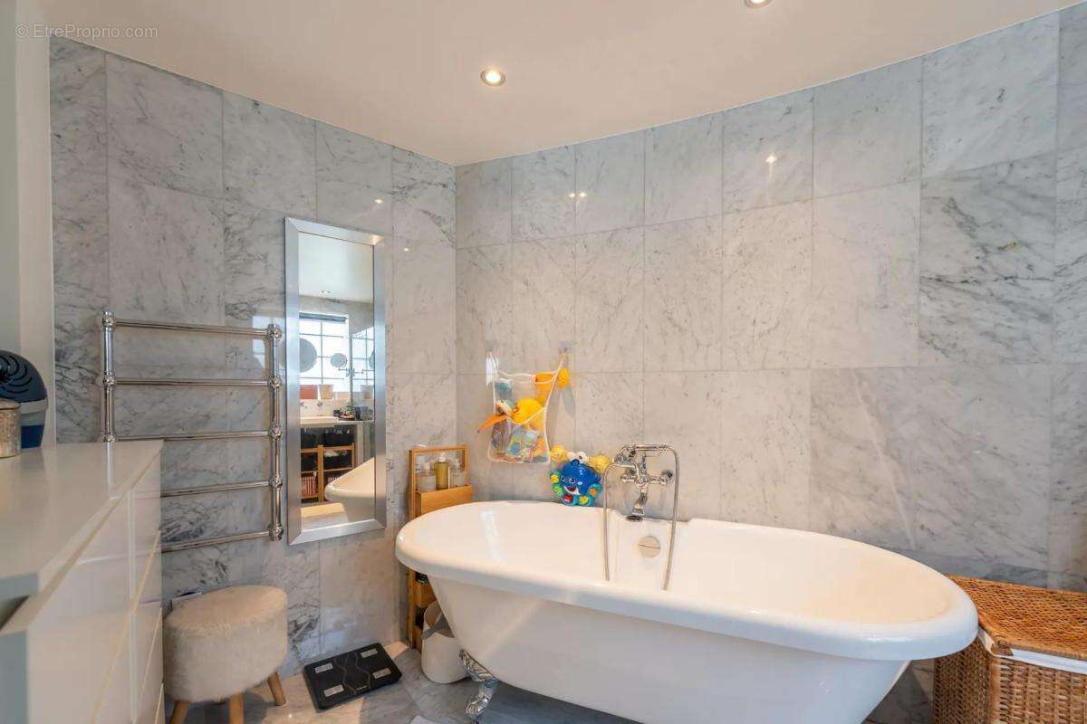 Appartement à SURESNES