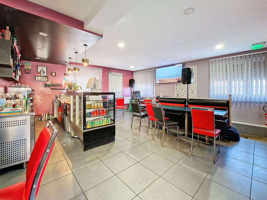 Commerce à SURY-LE-COMTAL