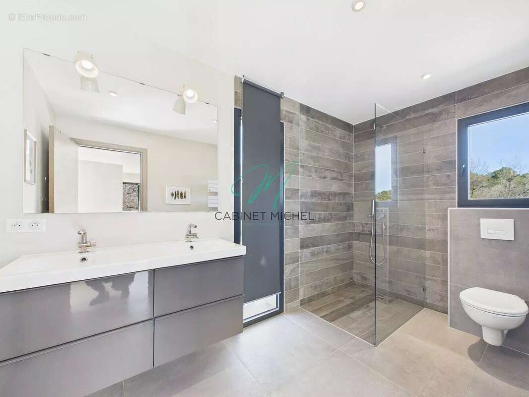 Maison à ROQUEFORT-LES-PINS