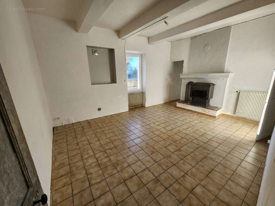 Maison à CAMARET-SUR-AIGUES