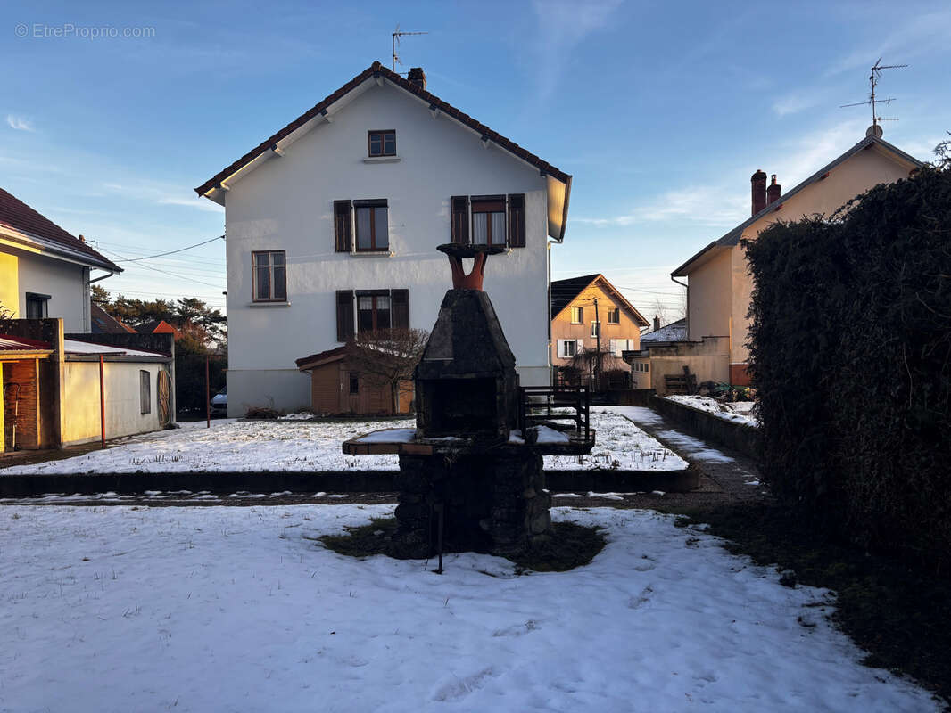 Maison à VIEUX-CHARMONT