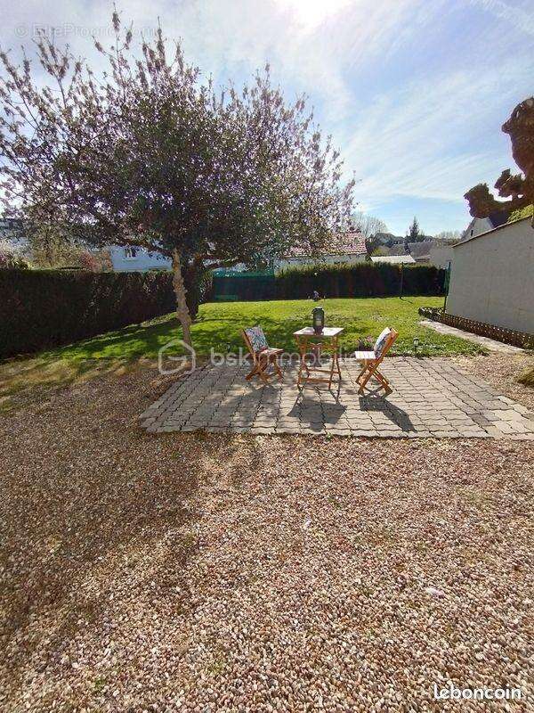 Maison à SAINT-CYR-SUR-LOIRE