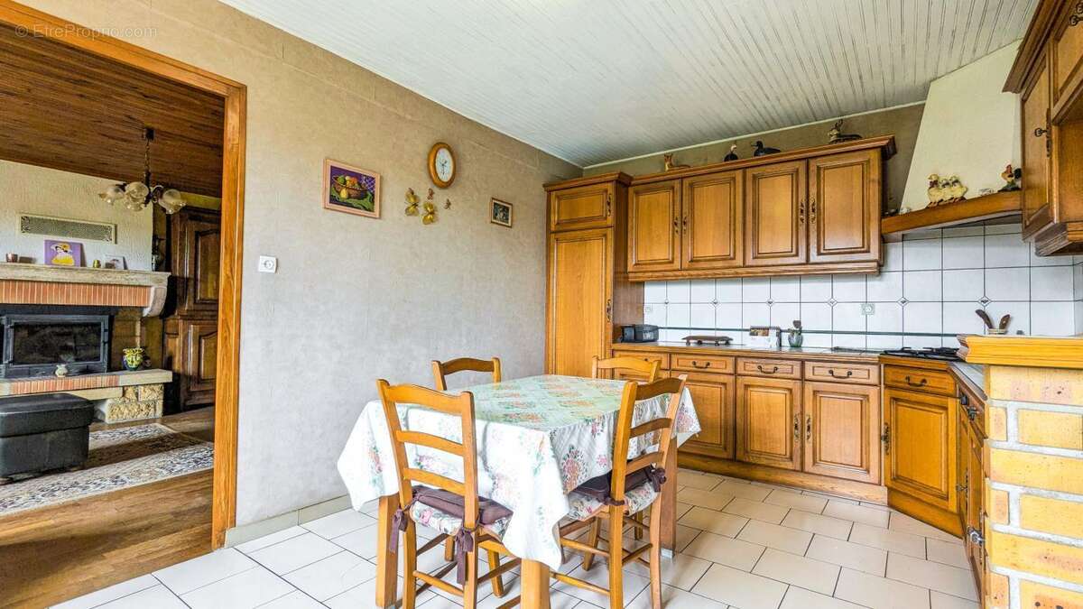 Maison à PONT-DE-VAUX