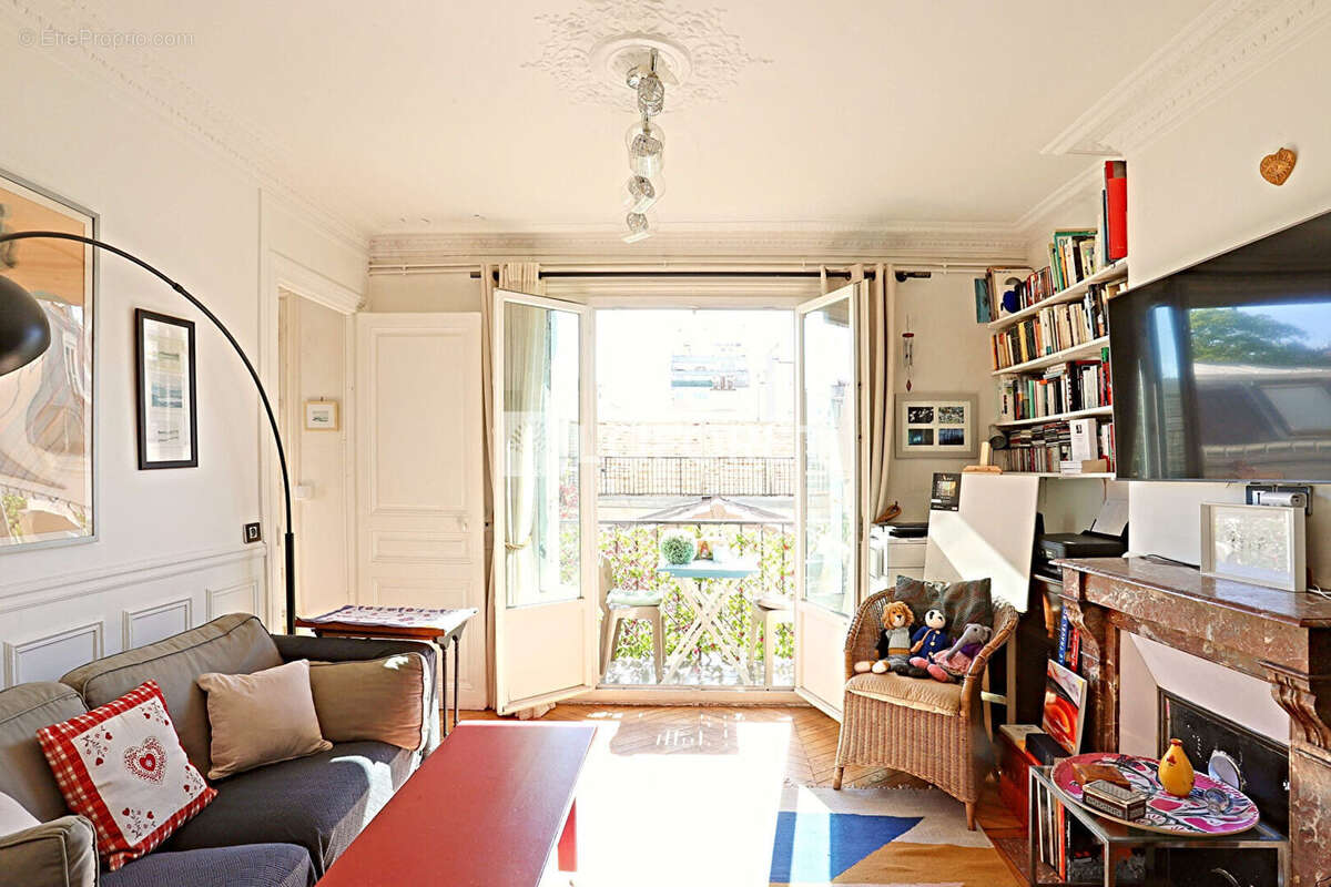 Appartement à PARIS-14E
