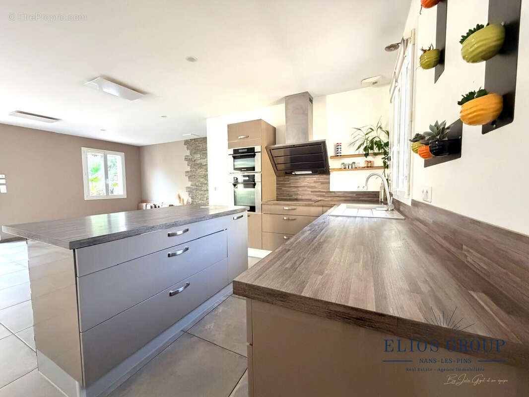 Maison à NANS-LES-PINS