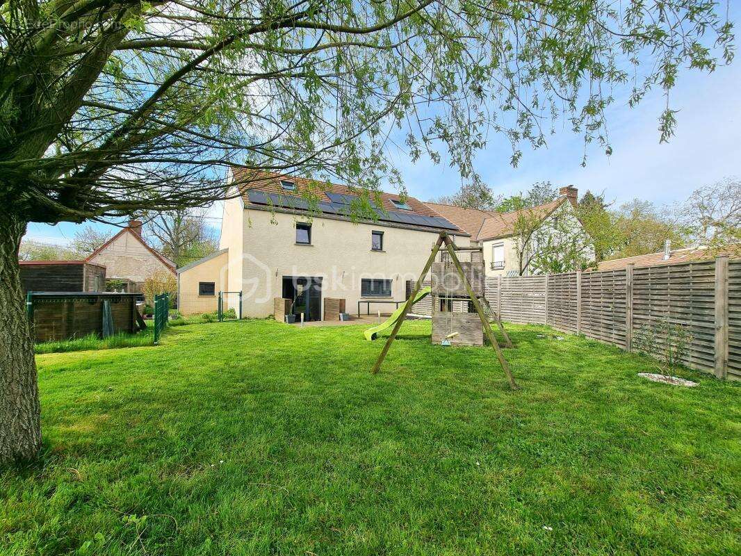 Maison à VERNEUIL-L'ETANG