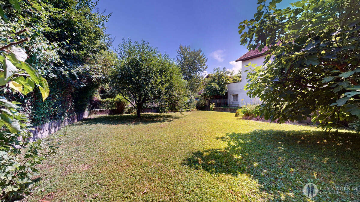 Maison à SAINT-MARTIN-D&#039;HERES