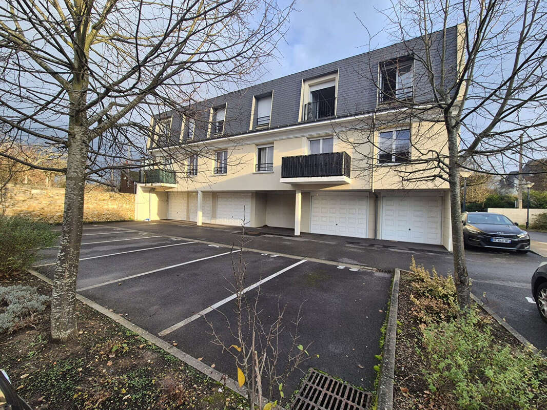 Appartement à DAMMARIE-LES-LYS