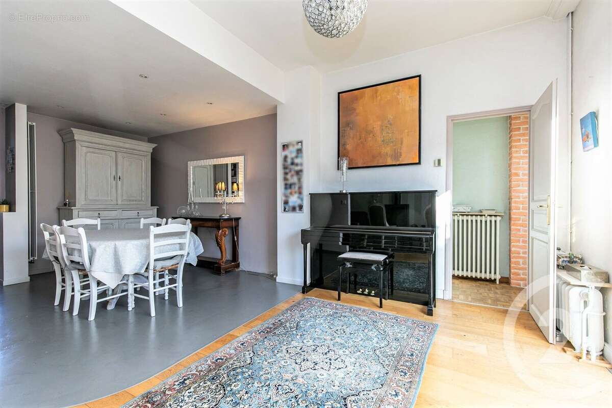 Maison à SAINT-MAUR-DES-FOSSES